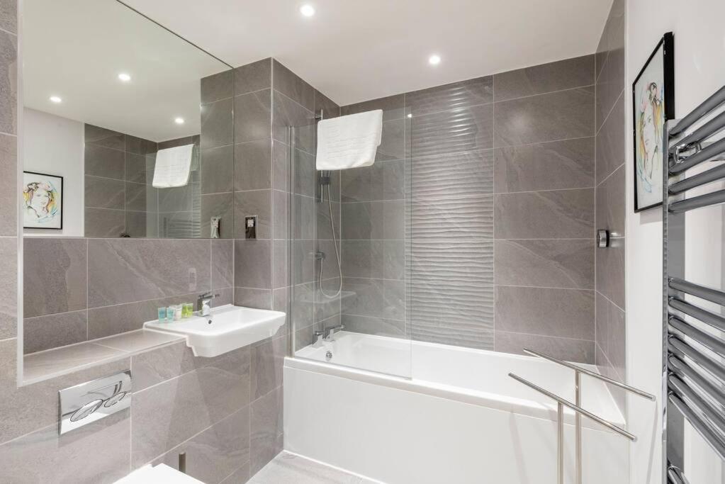 Апартаменти Stylish 2 Bed 2 Bath In Highgate & Free Parking Лондон Екстер'єр фото