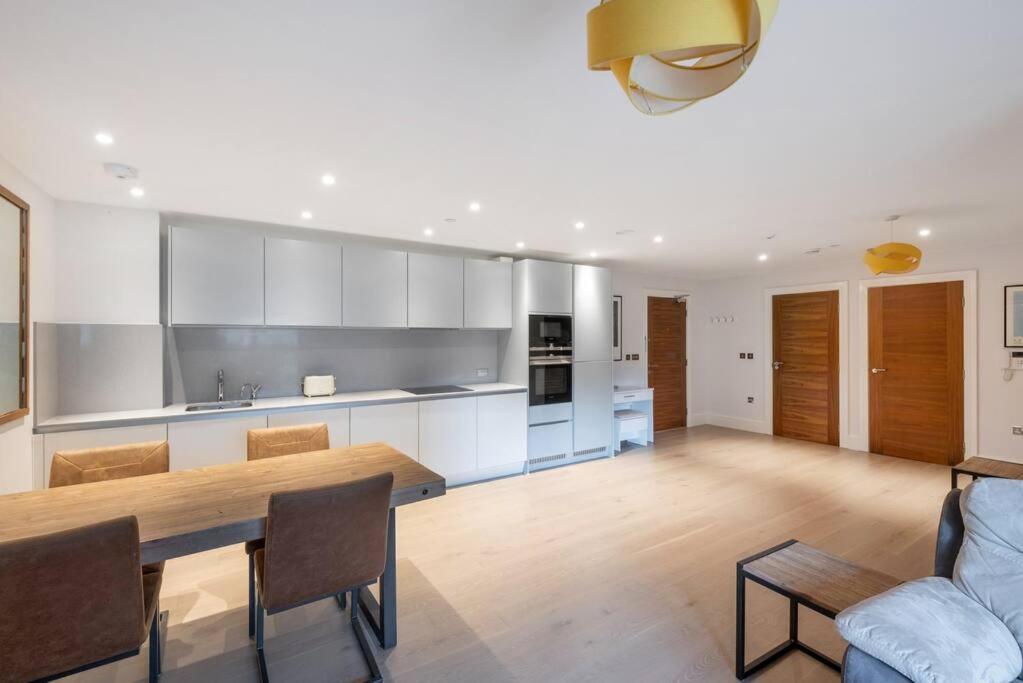 Апартаменти Stylish 2 Bed 2 Bath In Highgate & Free Parking Лондон Екстер'єр фото