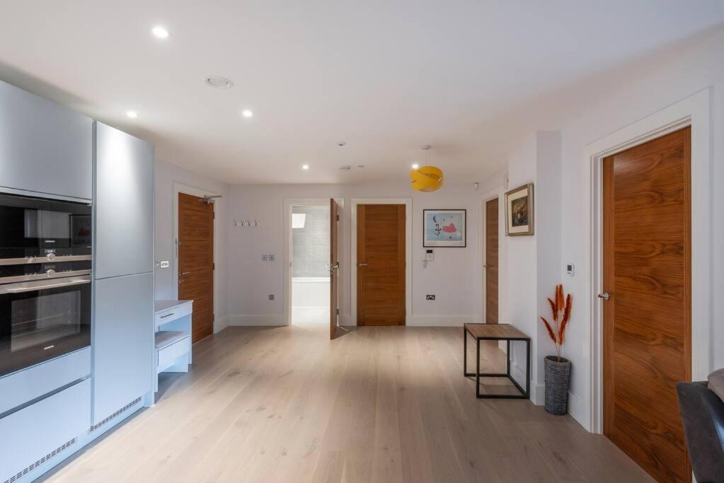 Апартаменти Stylish 2 Bed 2 Bath In Highgate & Free Parking Лондон Екстер'єр фото